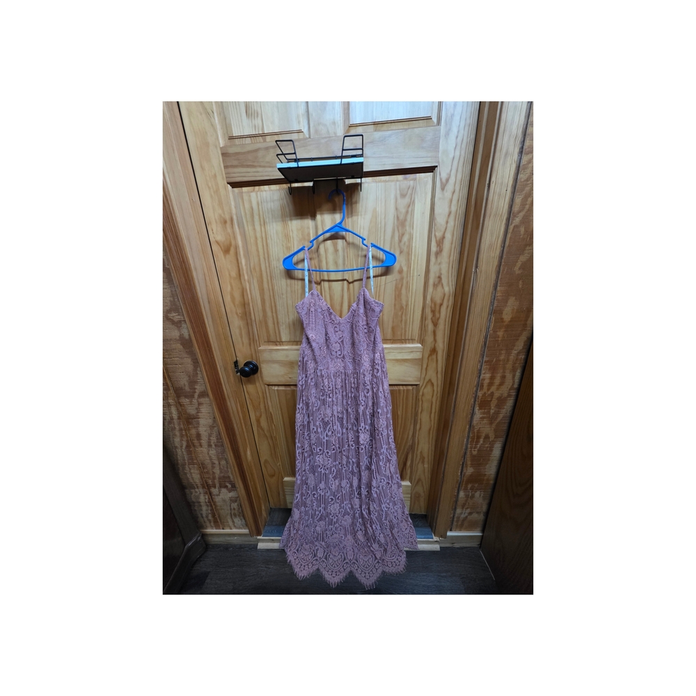 Elegant Pink Lace Maxi Dress